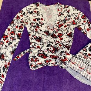 American eagle soft and sexy wrap  top